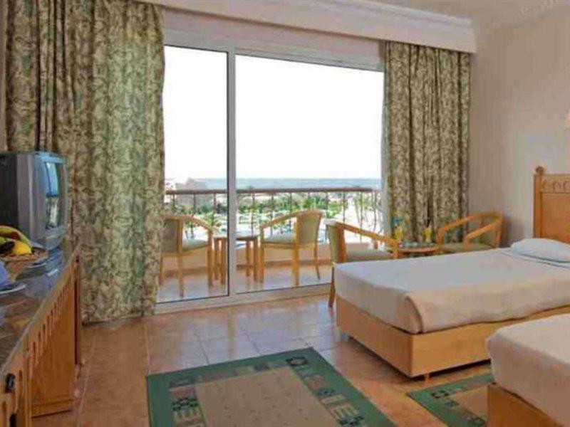 Курортный комплекс Pensee Royal Garden El Qoseir
